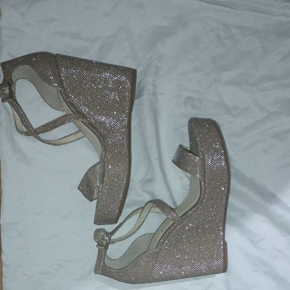 Jessica Simpson Sparkling Brown Wedges - Picture 1 of 3